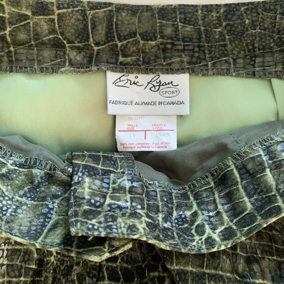 2 Piece-ERIC RYAN SPORT Green Faux Leather outfit, Size 10 - Picture 12 of 14